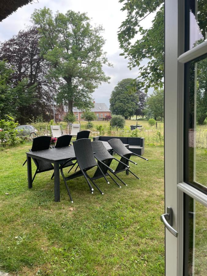 Baekgaarden 3 Rooms Apartment - Old Farm House Odense Exterior photo
